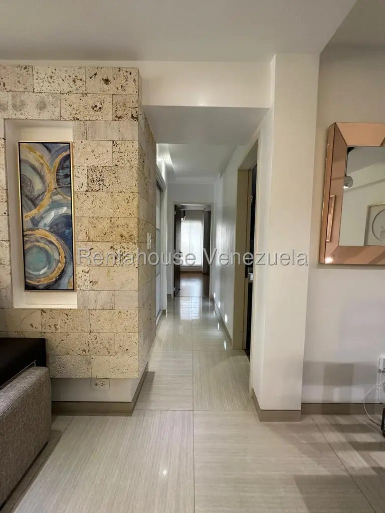 Bello y Amplio Apartamento En Venta La Boyera, Caracas - 4