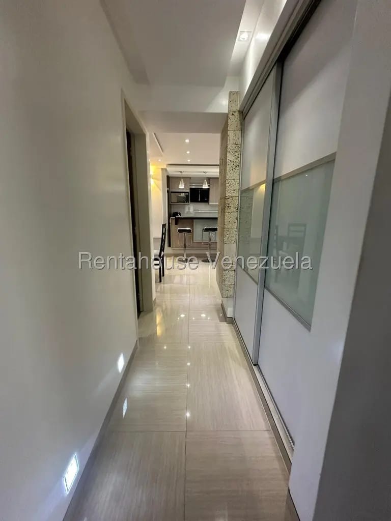 Bello y Amplio Apartamento En Venta La Boyera, Caracas - 9
