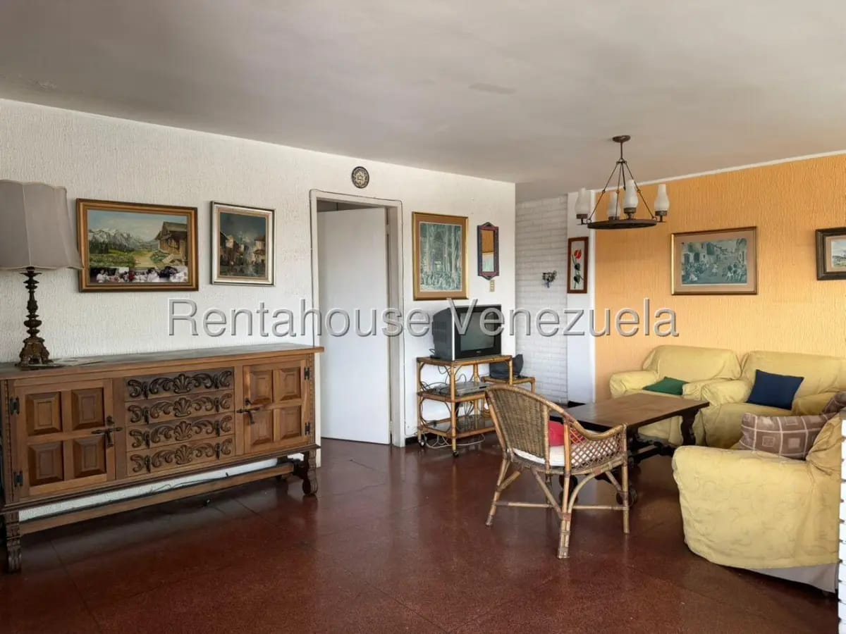 Excelente Apartameno En Venta con Priviligiada Ubicación en La California, Caracas - 7