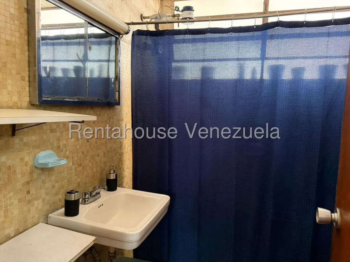 Excelente Apartameno En Venta con Priviligiada Ubicación en La California, Caracas - 10