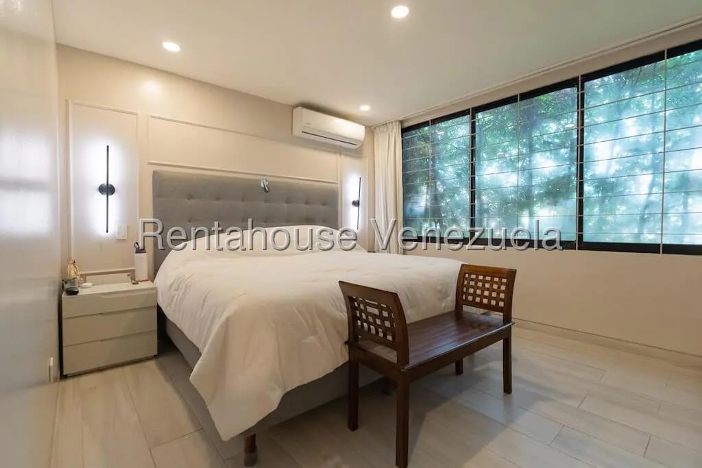 Amplio y Bello Apartamento En Venta Country Club, Caracas - 3