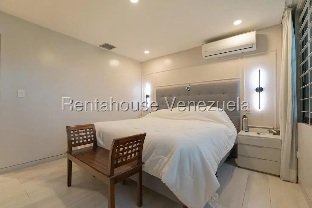 Amplio y Bello Apartamento En Venta Country Club, Caracas - 4