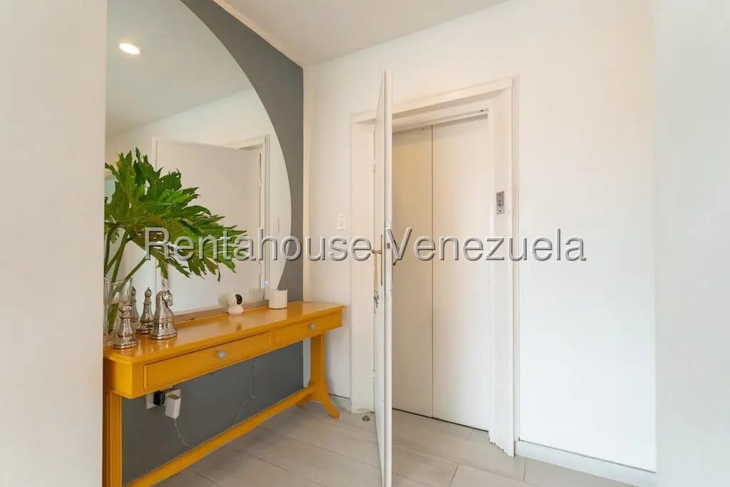 Amplio y Bello Apartamento En Venta Country Club, Caracas - 7