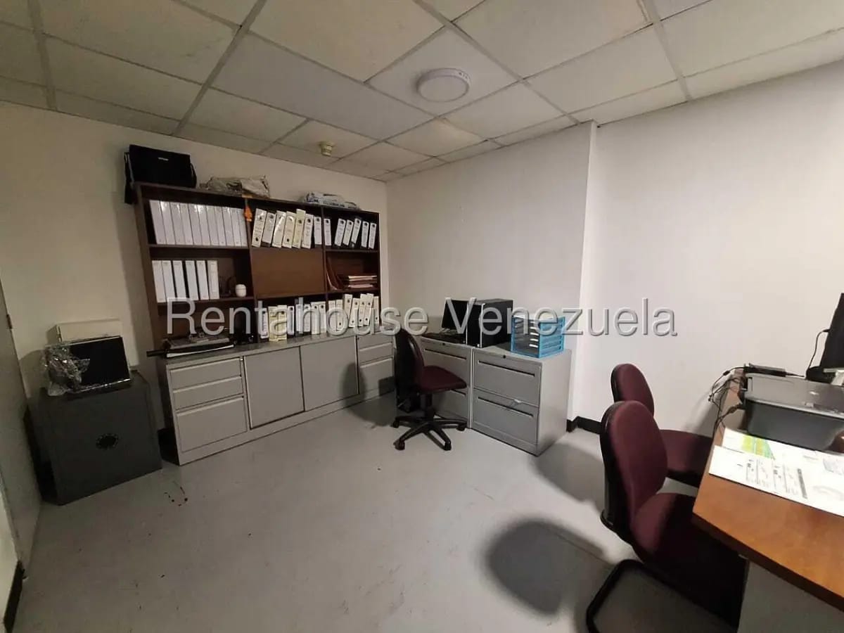 Extraordinario Local / Galpón en Venta en el Corazon de Chacao, Caracas - 6