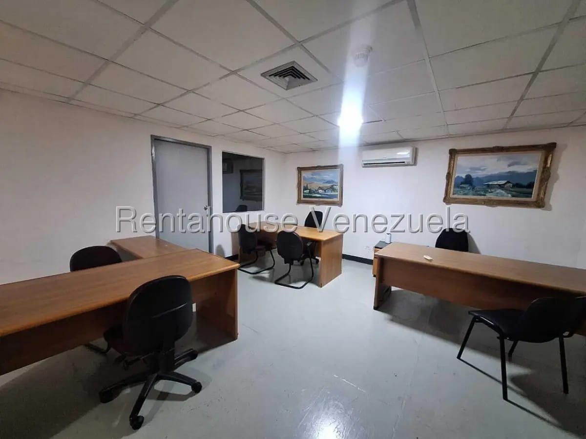 Extraordinario Local / Galpón en Venta en el Corazon de Chacao, Caracas - 8