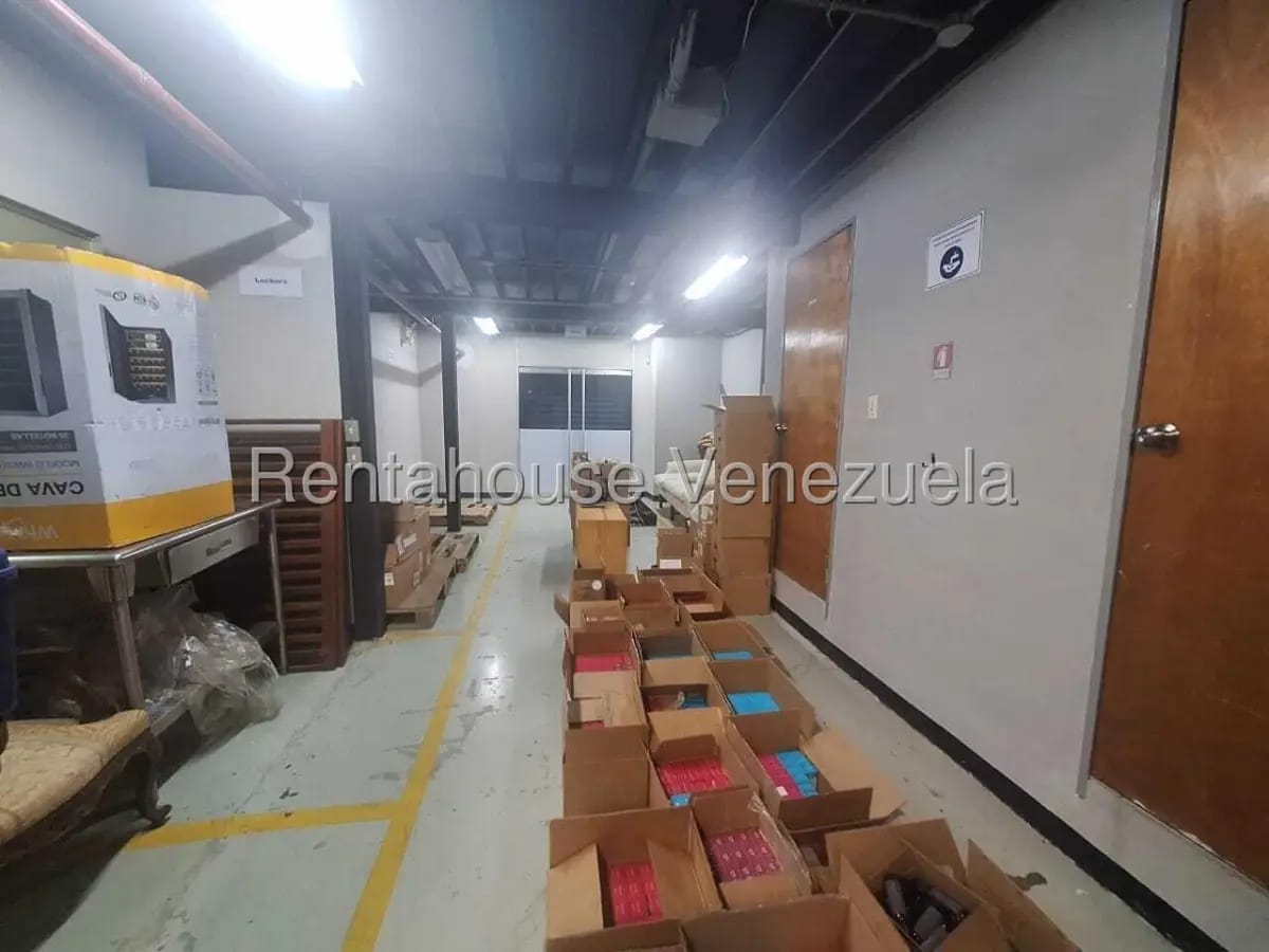 Extraordinario Local / Galpón en Venta en el Corazon de Chacao, Caracas - 10