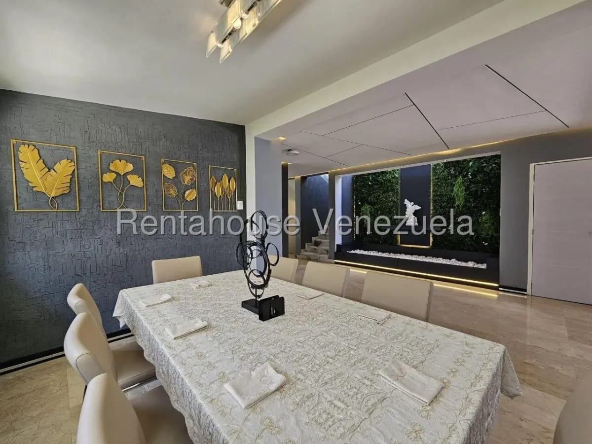 Majuestuosa Casa Dúplex Remodelada en Venta Prados del Este Caracas - 6