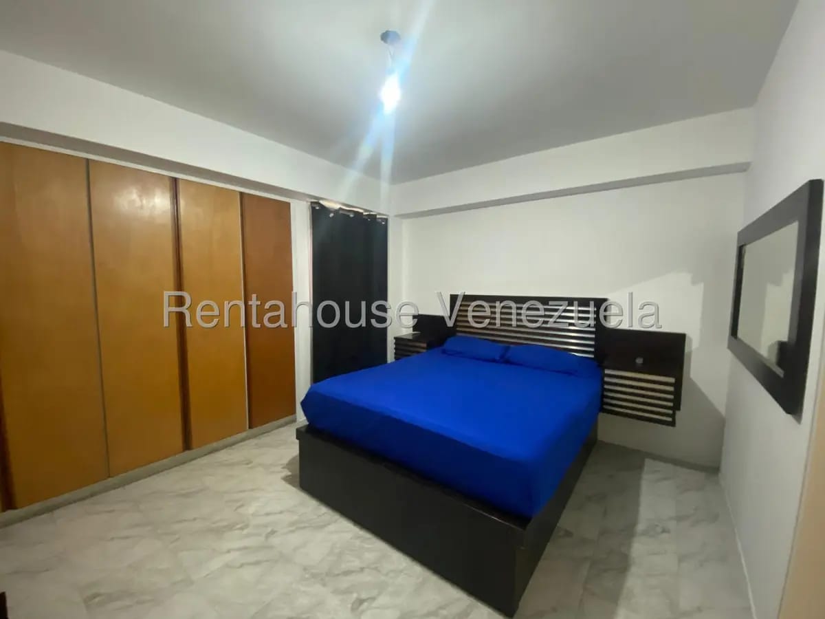 Bello y Cómodo Apartamento en Venta El Paraíso, Caracas - 3