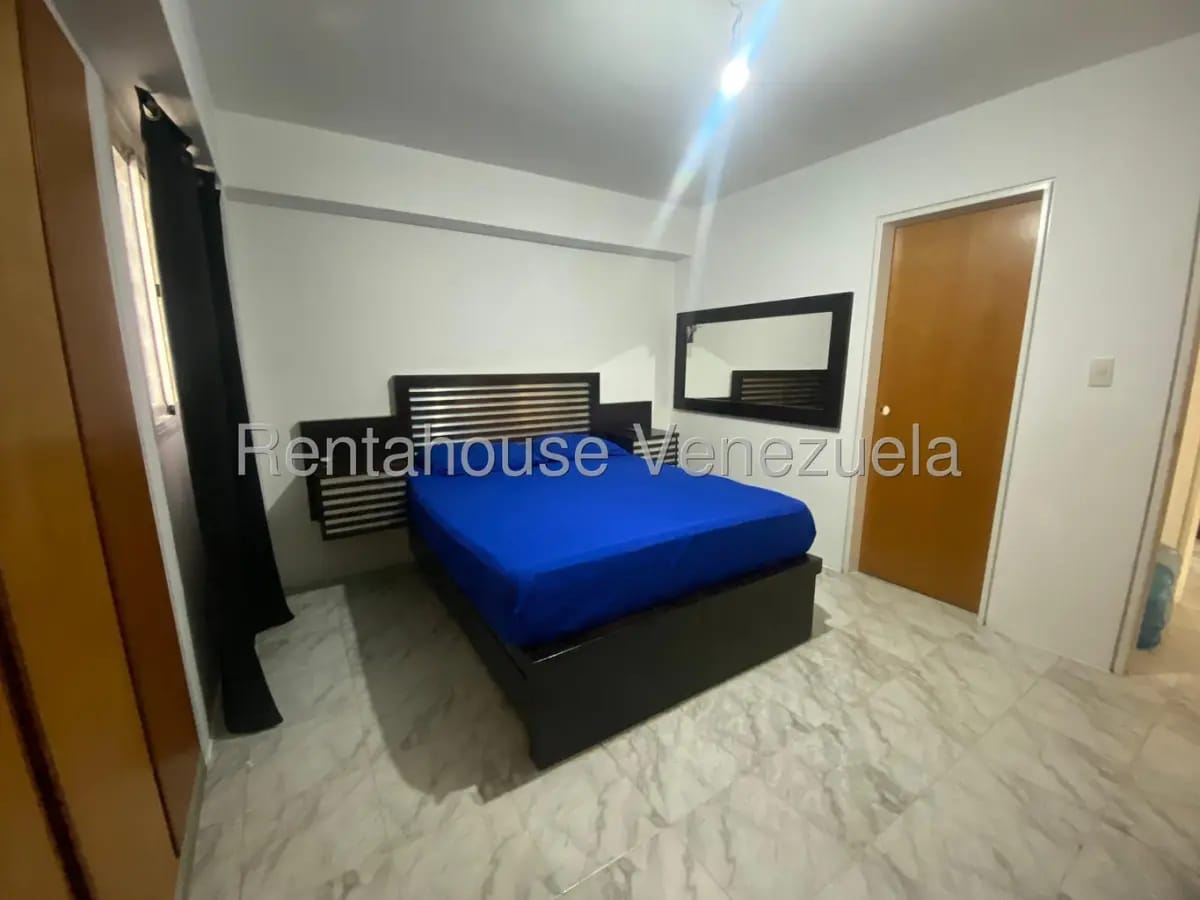 Bello y Cómodo Apartamento en Venta El Paraíso, Caracas - 8