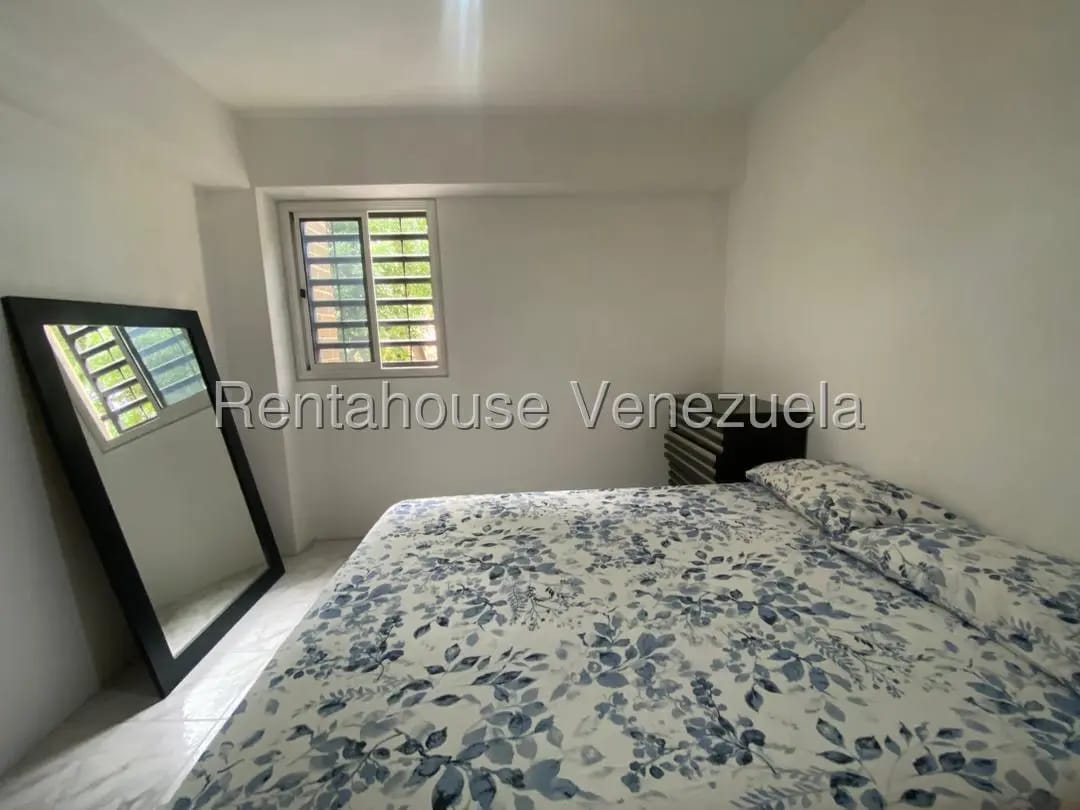 Bello y Cómodo Apartamento en Venta El Paraíso, Caracas - 9