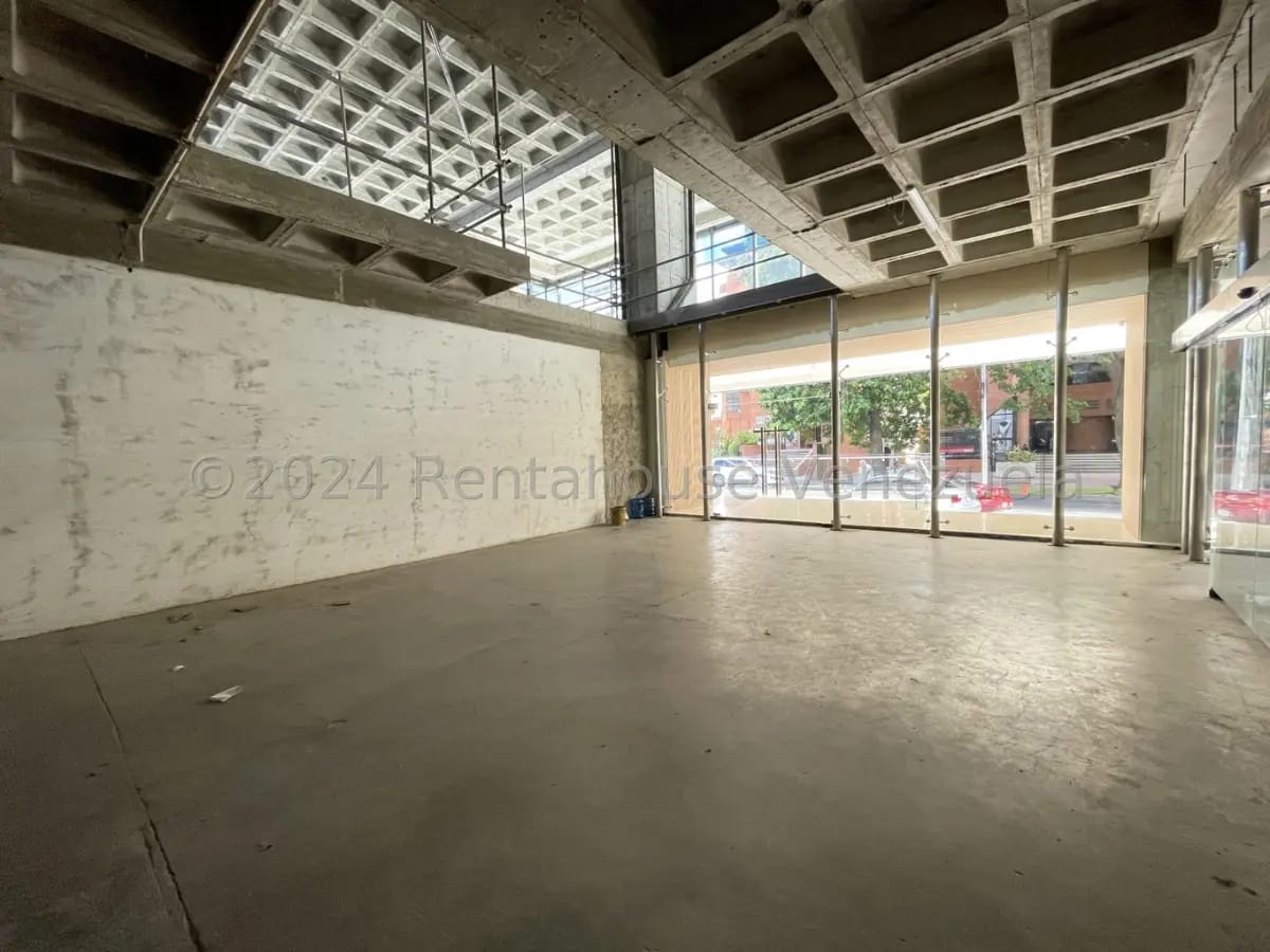 Excelente y Amplio Local Comercial a Estrenar en Venta LAs Mercedes, Caracas - 2