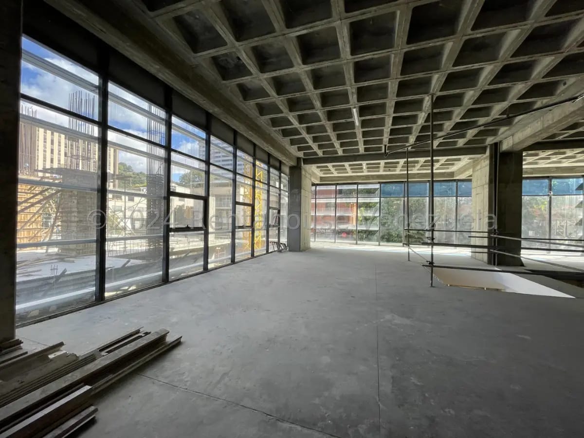 Excelente y Amplio Local Comercial a Estrenar en Venta LAs Mercedes, Caracas - 8