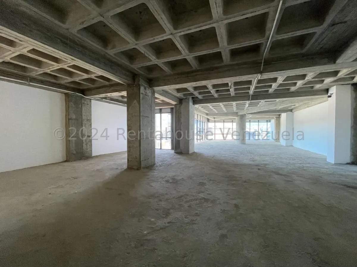 Excelente y Amplio Local Comercial a Estrenar en Venta LAs Mercedes, Caracas - 12