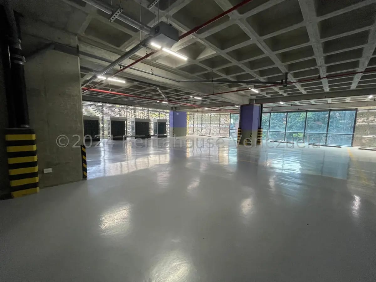 Excelente y Amplio Local Comercial a Estrenar en Venta LAs Mercedes, Caracas - 19