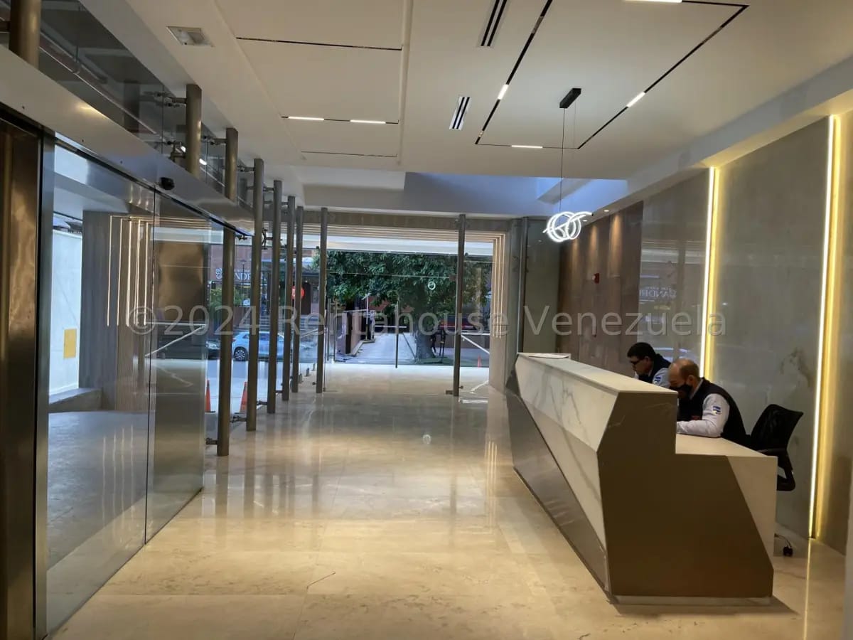 Excelente y Amplio Local Comercial a Estrenar en Venta LAs Mercedes, Caracas - 20