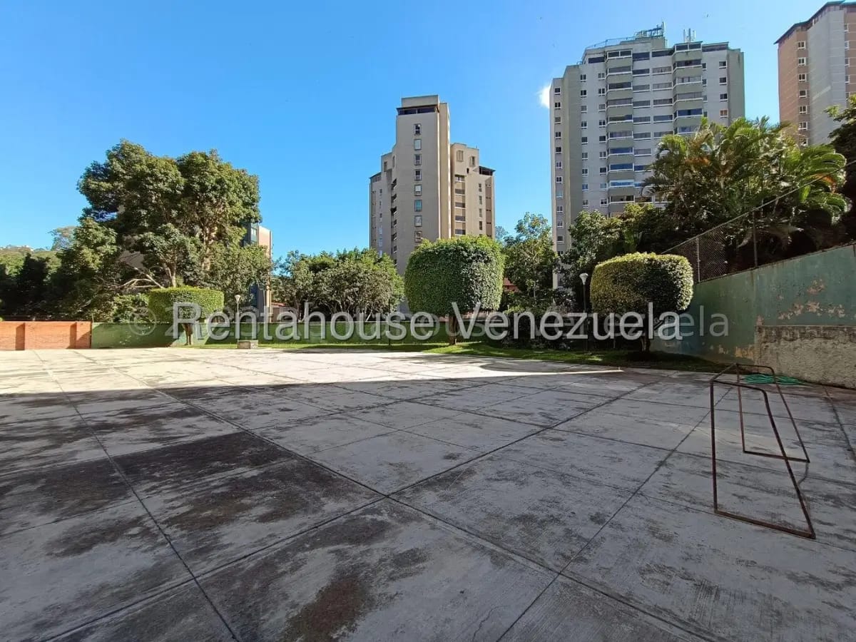 Amplio Apartamento en venta Los Naranjos del Cafetal, Caracas - 2