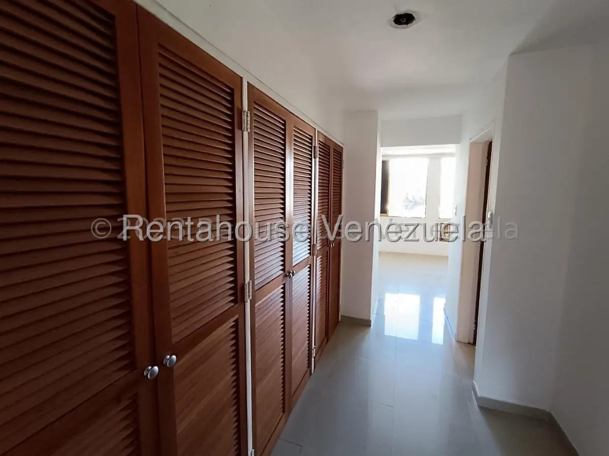 Amplio Apartamento en venta Los Naranjos del Cafetal, Caracas - 11