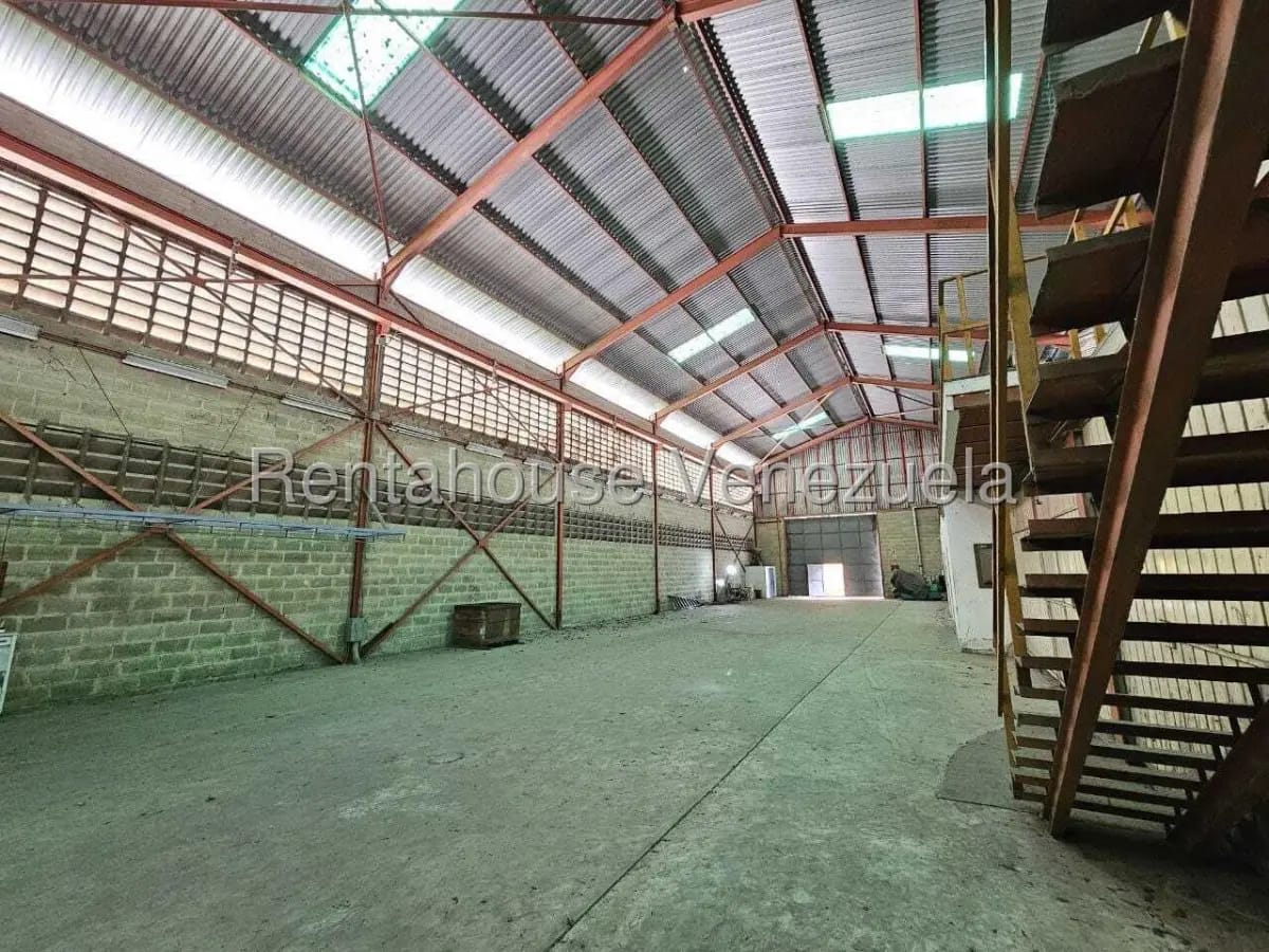 Excelente y Amplio Galpon En venta La Guairita, Caracas - 6
