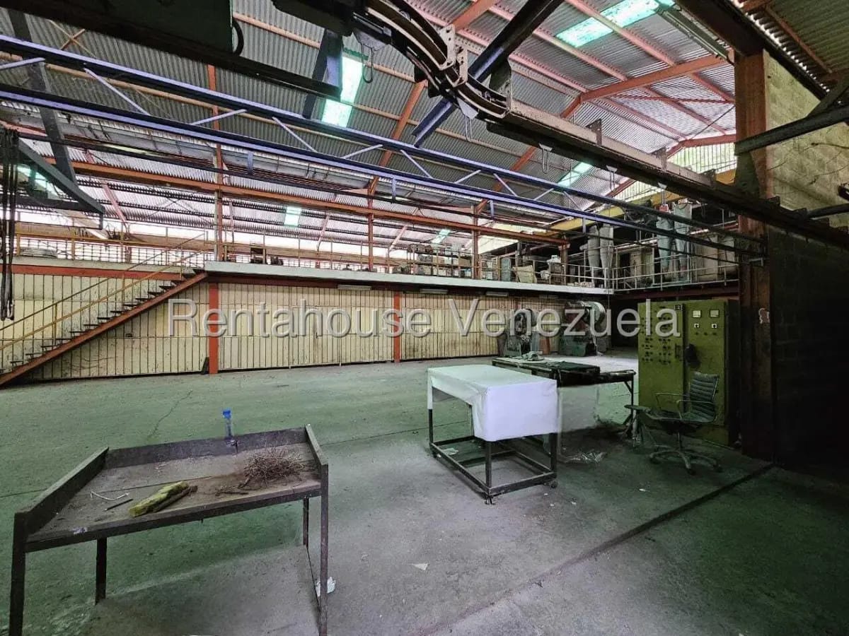 Excelente y Amplio Galpon En venta La Guairita, Caracas - 7