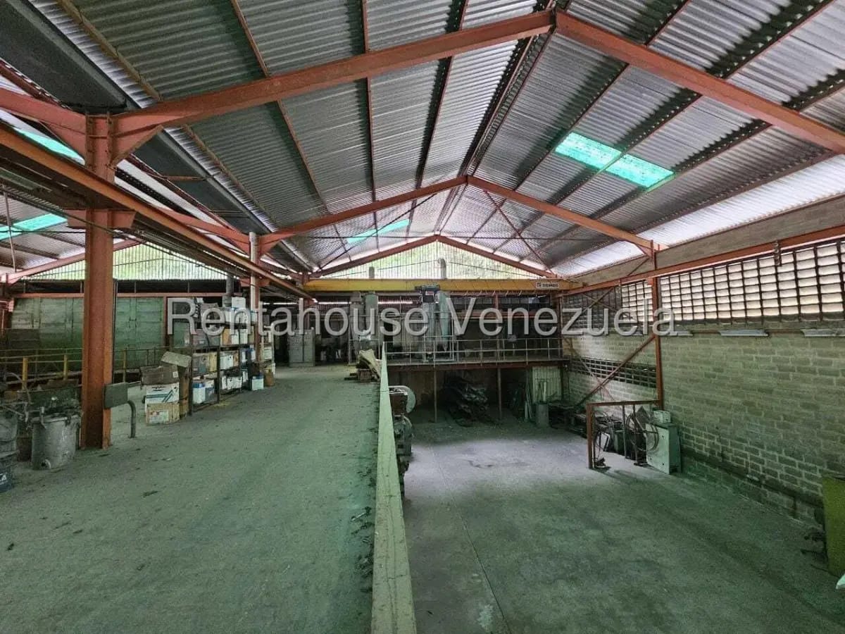 Excelente y Amplio Galpon En venta La Guairita, Caracas - 15