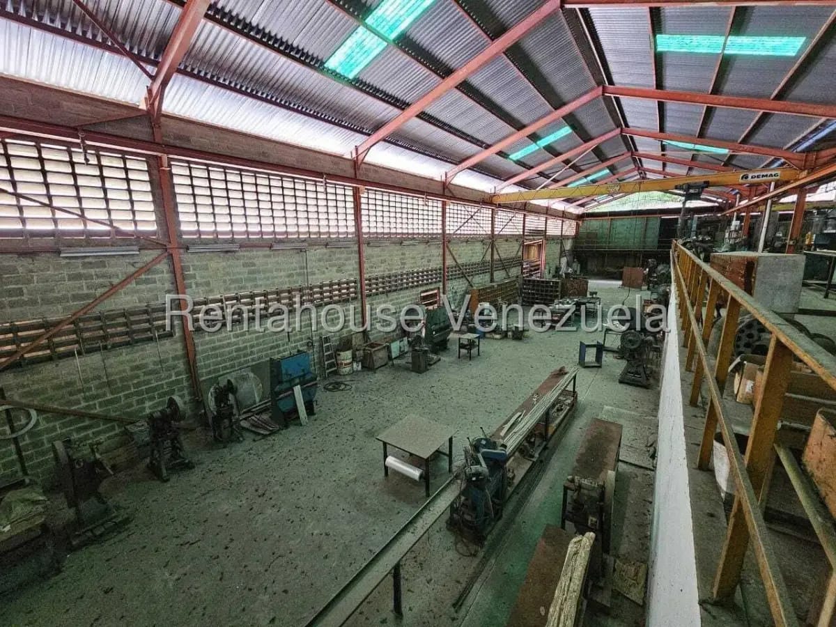 Excelente y Amplio Galpon En venta La Guairita, Caracas - 17