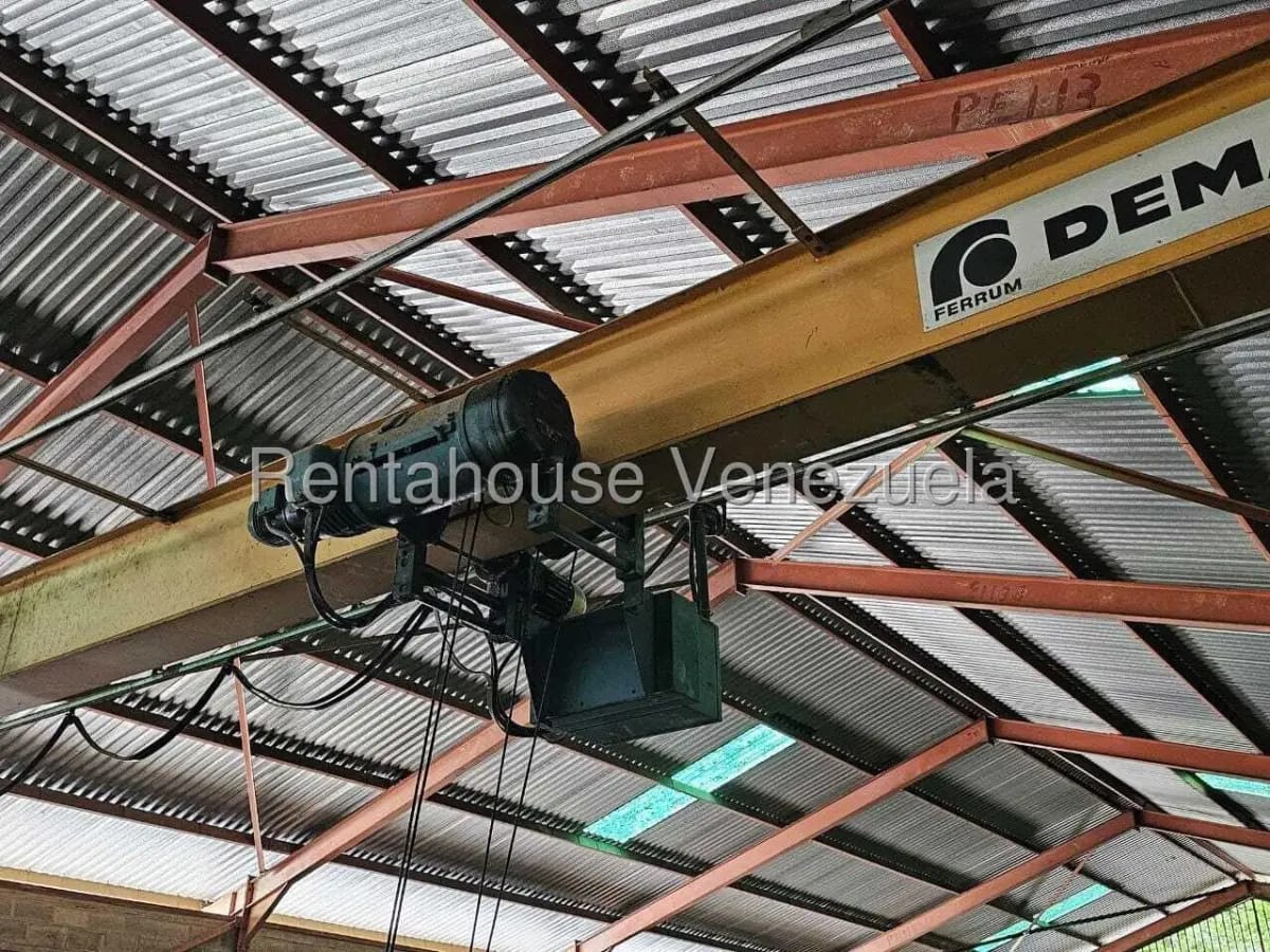 Excelente y Amplio Galpon En venta La Guairita, Caracas - 20