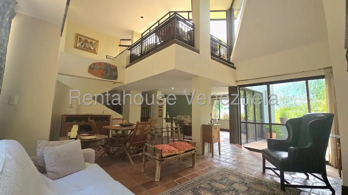 Bello y Amplio Apartamento Tipo PH en Venta San Roman, Caracas. Calle Privado - 3