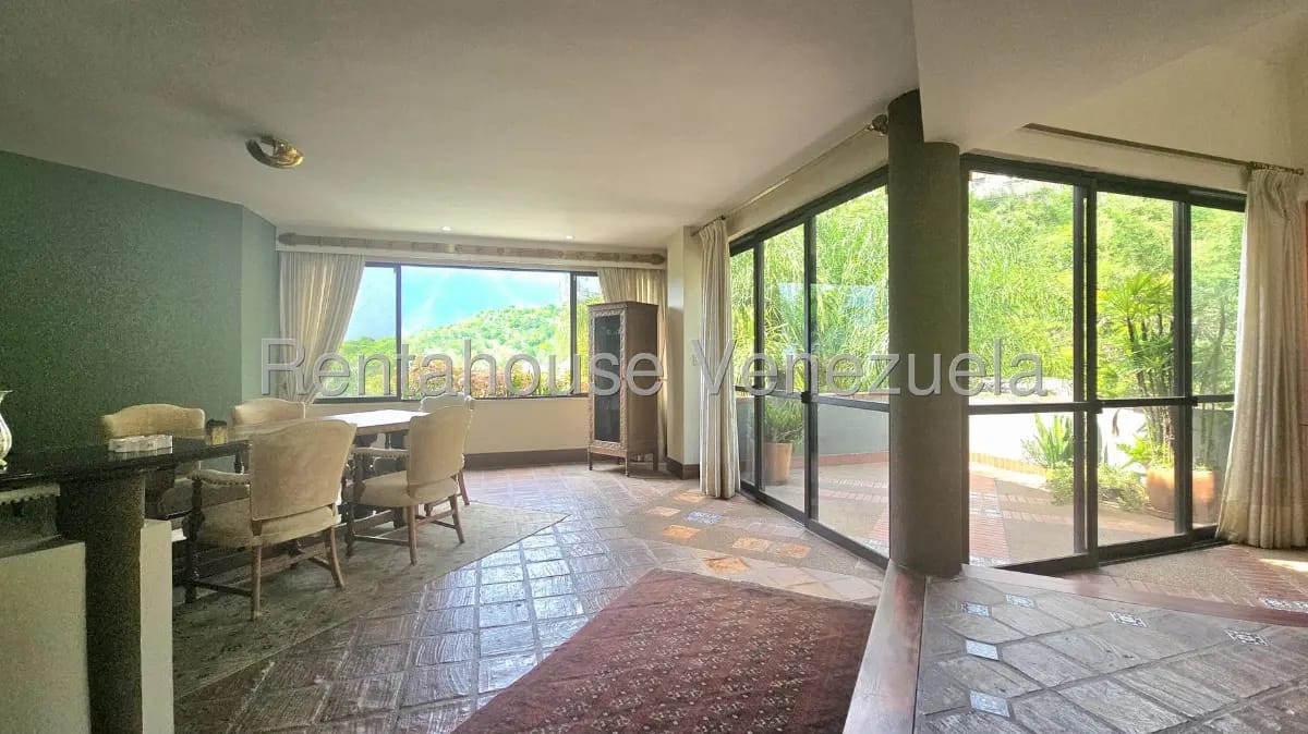 Bello y Amplio Apartamento Tipo PH en Venta San Roman, Caracas. Calle Privado - 12