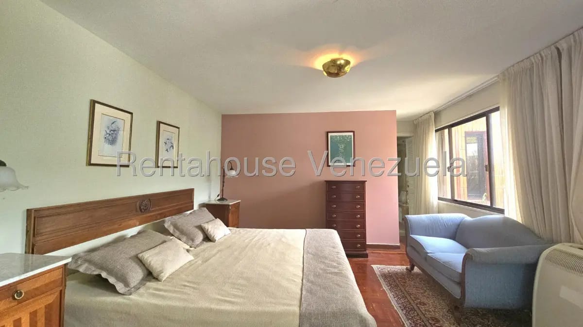 Bello y Amplio Apartamento Tipo PH en Venta San Roman, Caracas. Calle Privado - 15