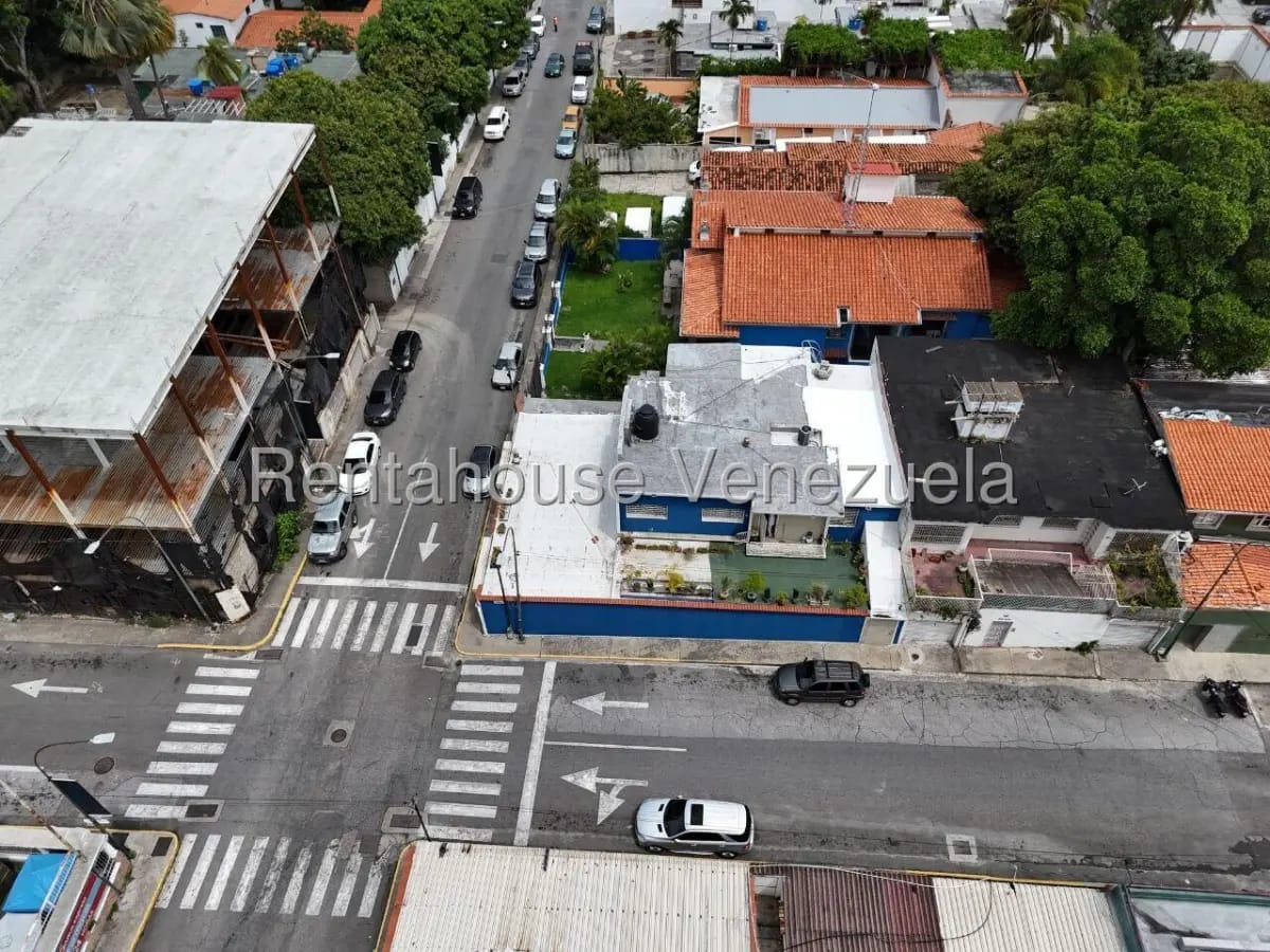 Excelente Local Comercial en Venta Los Palos Grandes, Caracas. Zona Comercial por Excelencia - 3