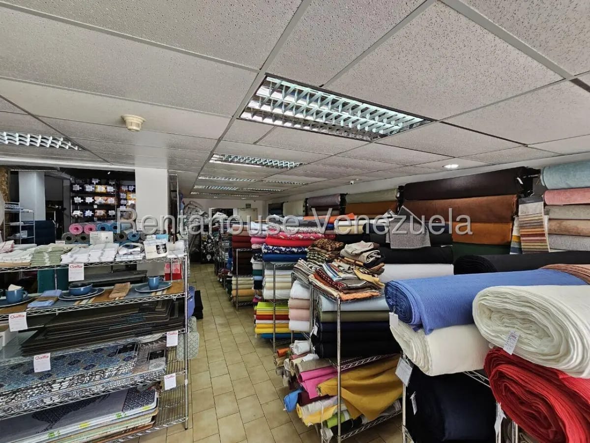 Excelente Local Comercial en Venta Los Palos Grandes, Caracas. Zona Comercial por Excelencia - 9