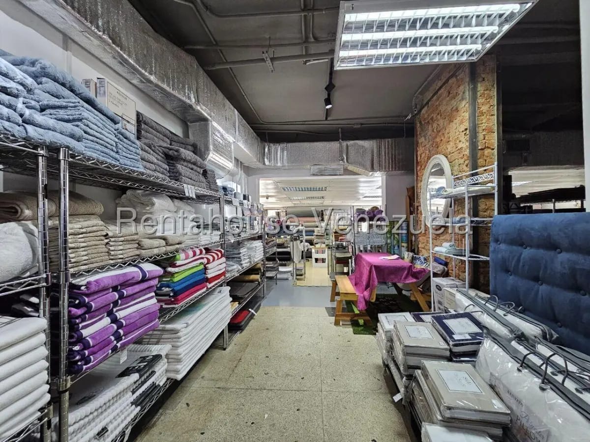 Excelente Local Comercial en Venta Los Palos Grandes, Caracas. Zona Comercial por Excelencia - 10