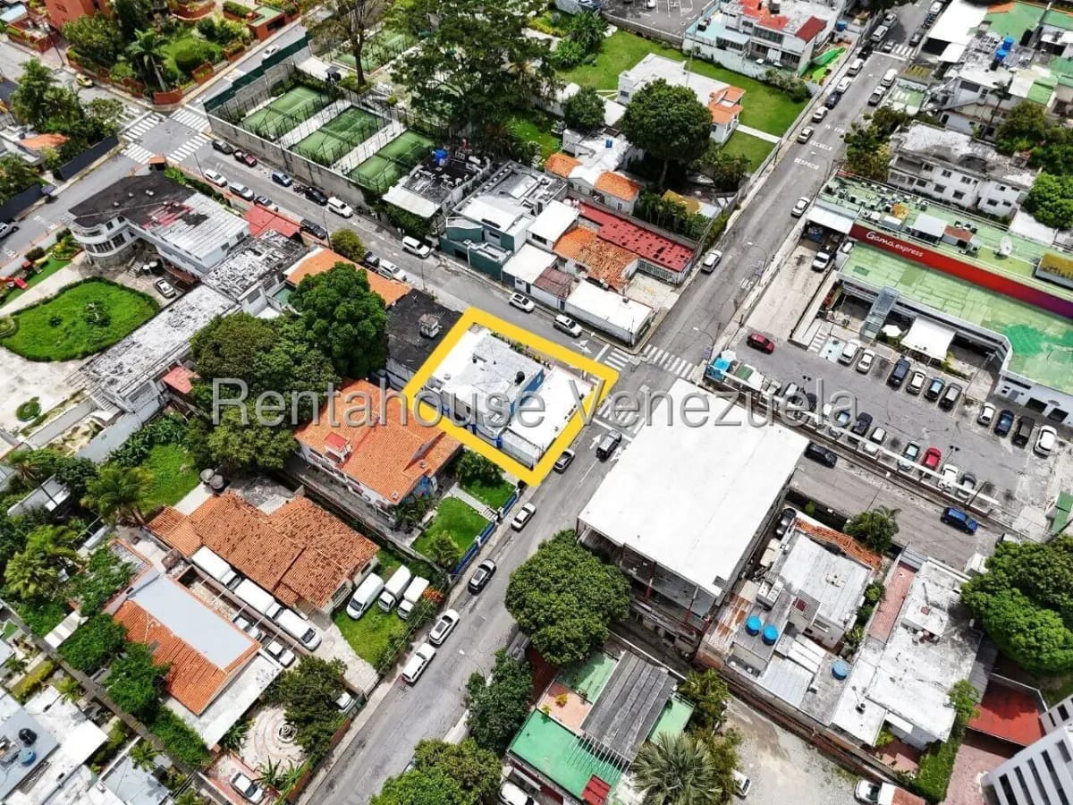 Excelente Local Comercial en Venta Los Palos Grandes, Caracas. Zona Comercial por Excelencia - 14