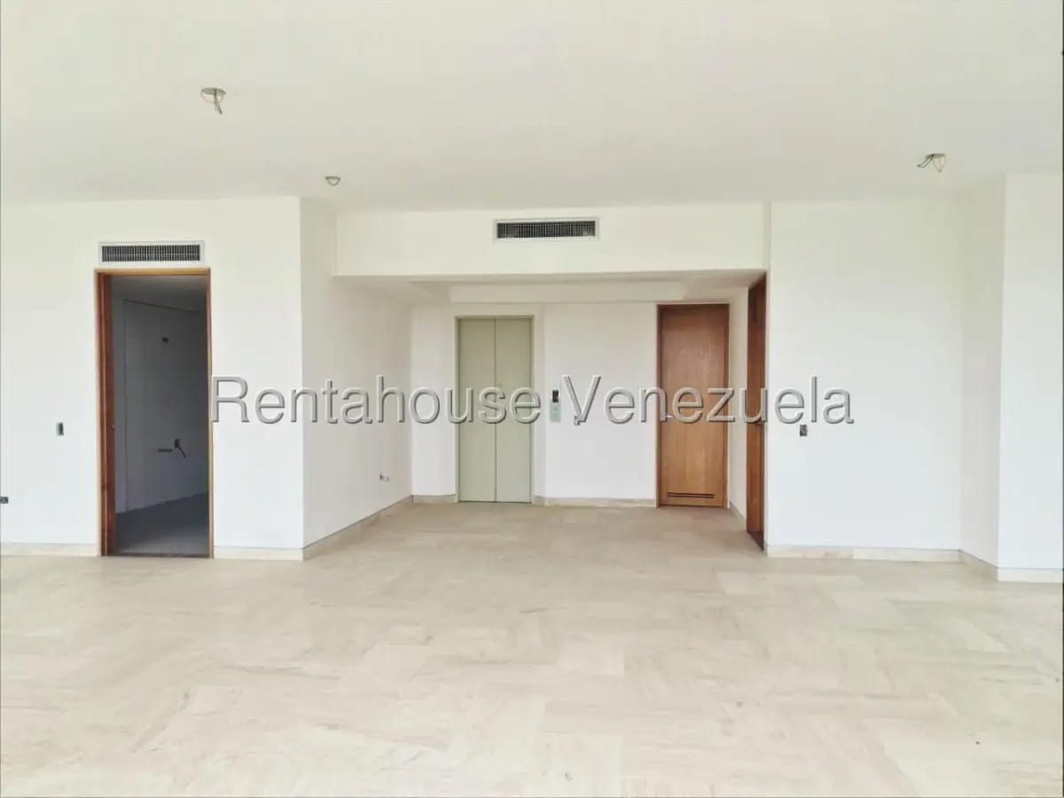Extraordenario Apartamento a Estrenar En Venta, Mirador de Los Campitos / Valle Arriba - 2