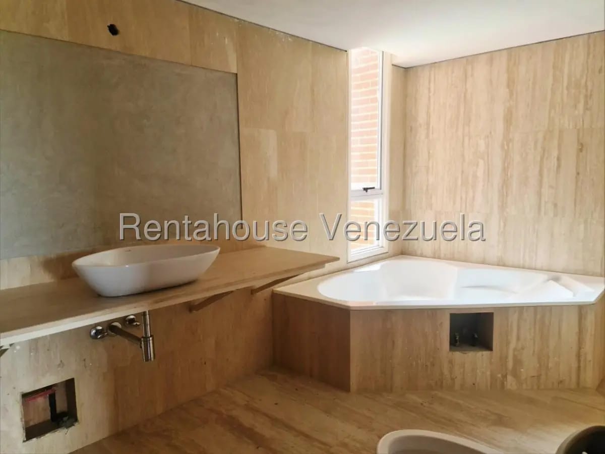 Extraordenario Apartamento a Estrenar En Venta, Mirador de Los Campitos / Valle Arriba - 14