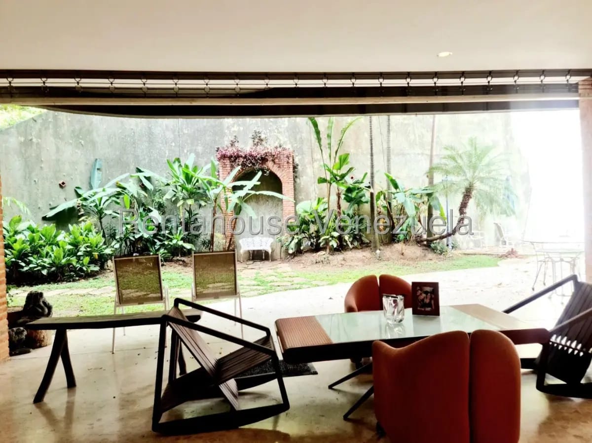 Bello y Amplio Apartamento en Venta Altamira, con gran jardin y propia piscina. - 4