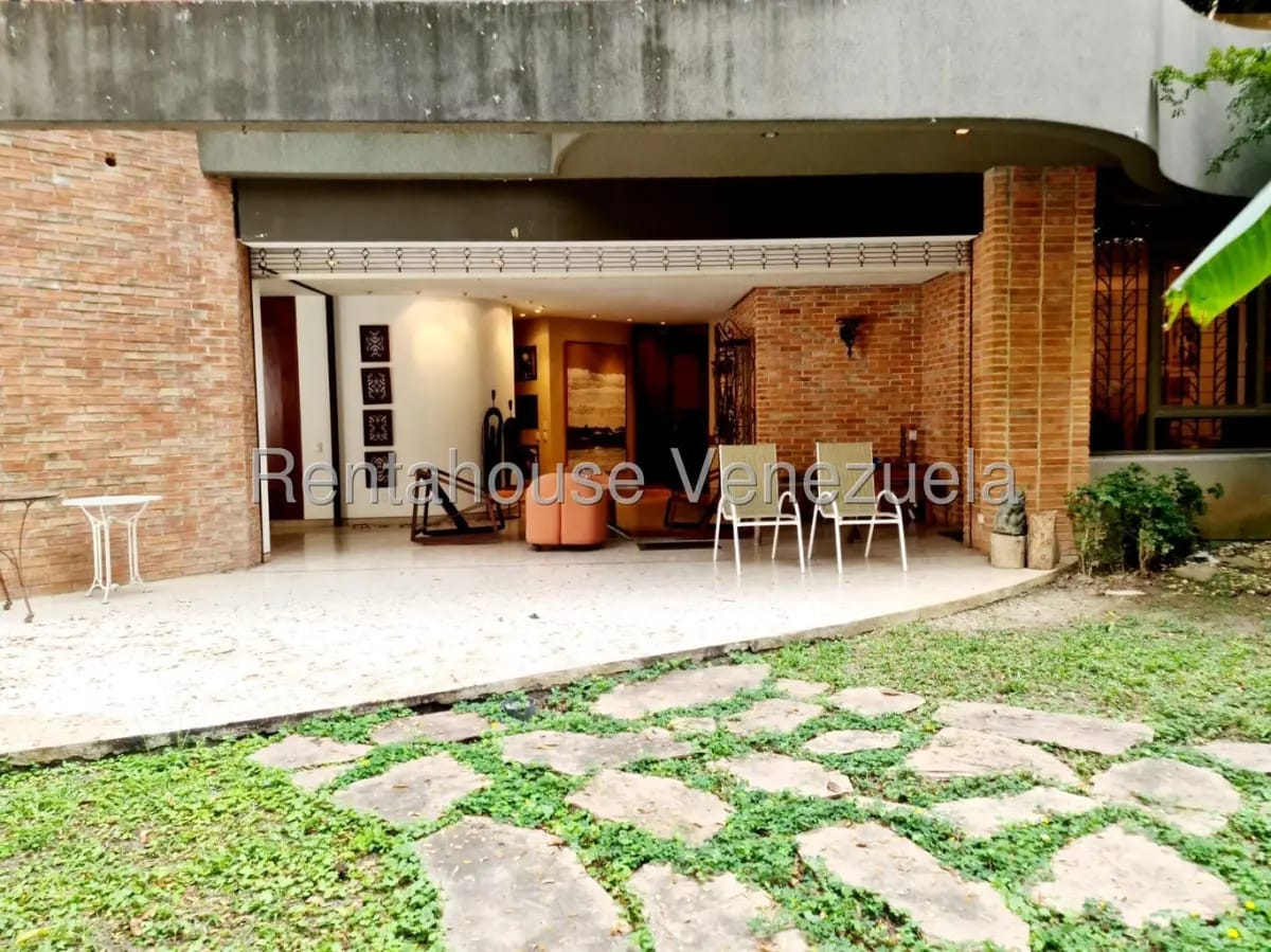 Bello y Amplio Apartamento en Venta Altamira, con gran jardin y propia piscina. - 5