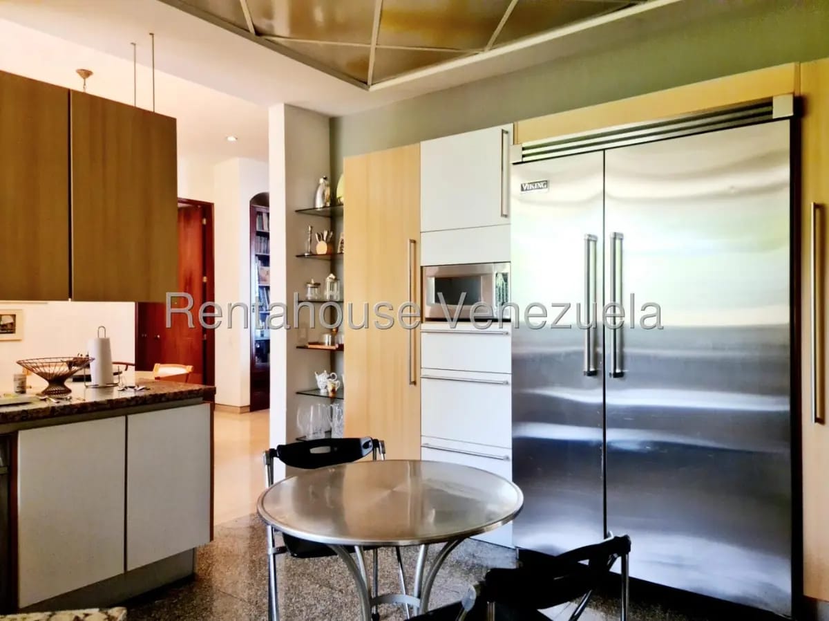 Bello y Amplio Apartamento en Venta Altamira, con gran jardin y propia piscina. - 8