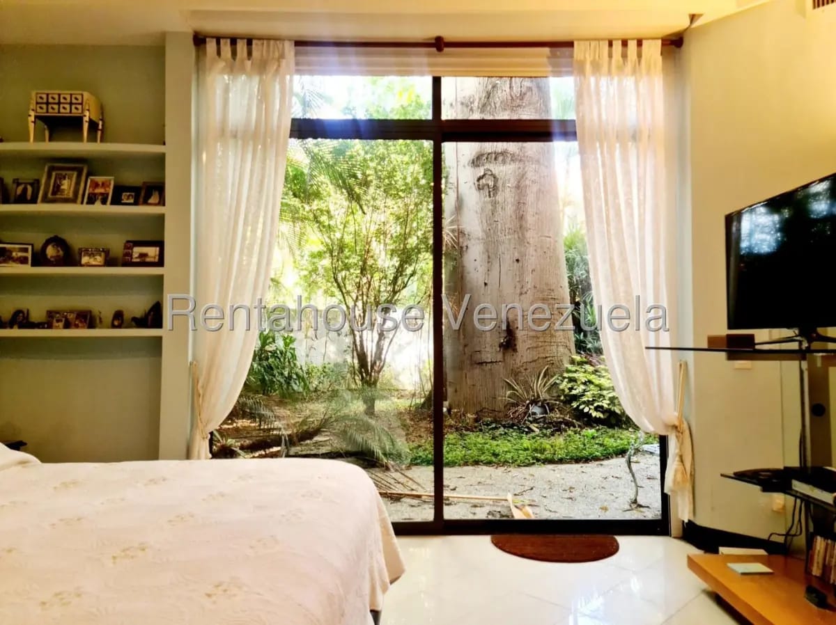 Bello y Amplio Apartamento en Venta Altamira, con gran jardin y propia piscina. - 14