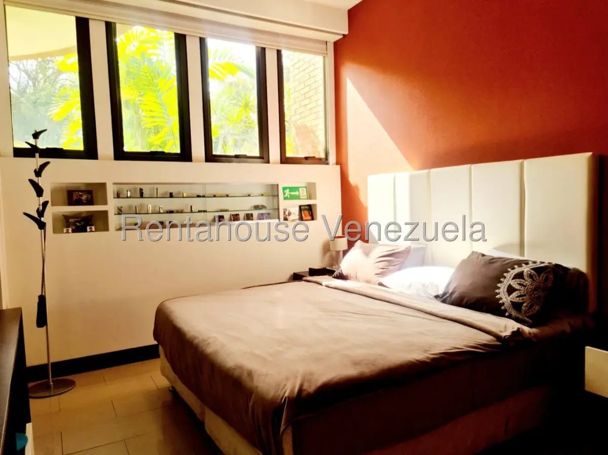 Bello y Amplio Apartamento en Venta Altamira, con gran jardin y propia piscina. - 18