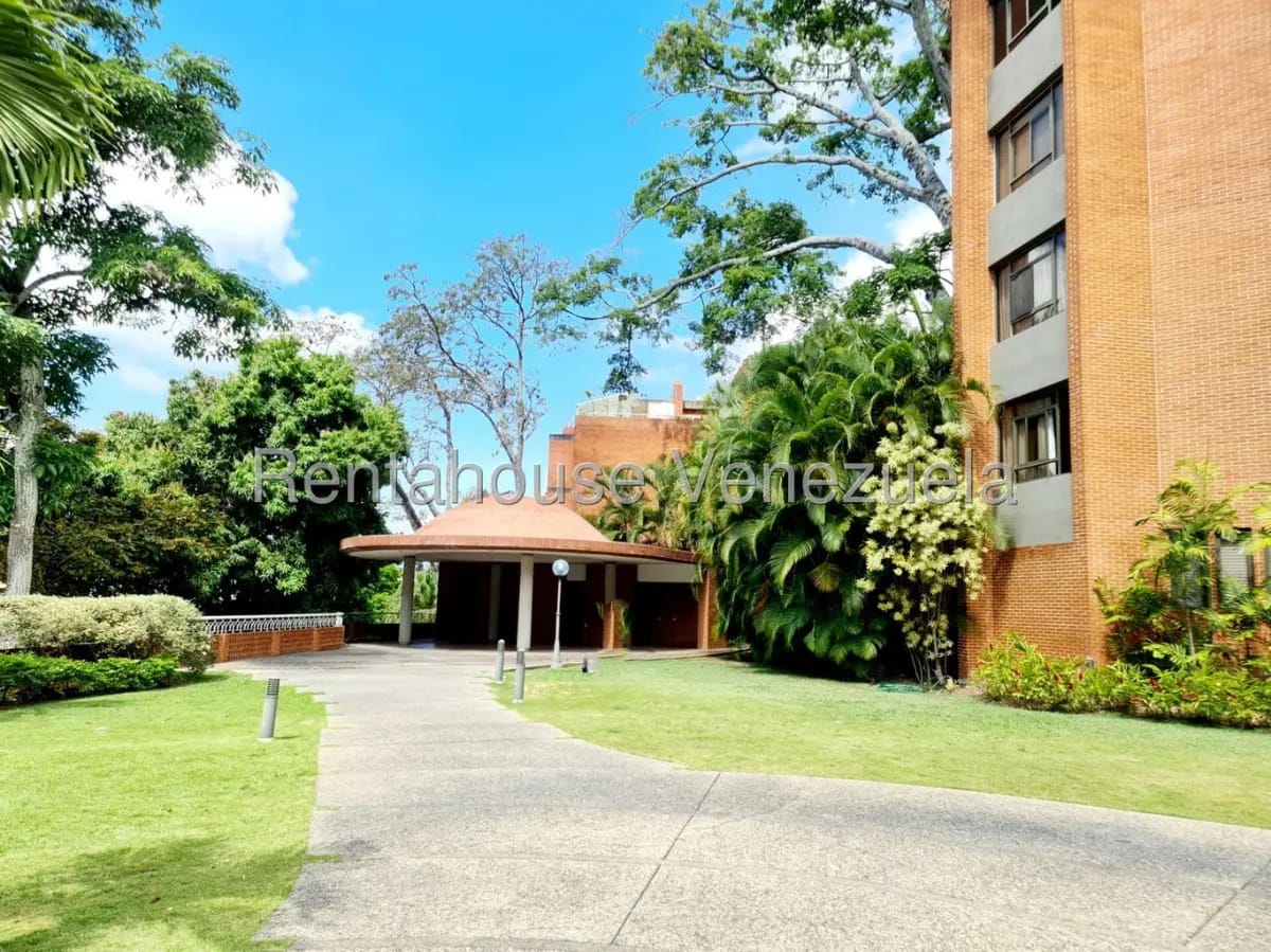 Bello y Amplio Apartamento en Venta Altamira, con gran jardin y propia piscina. - 20