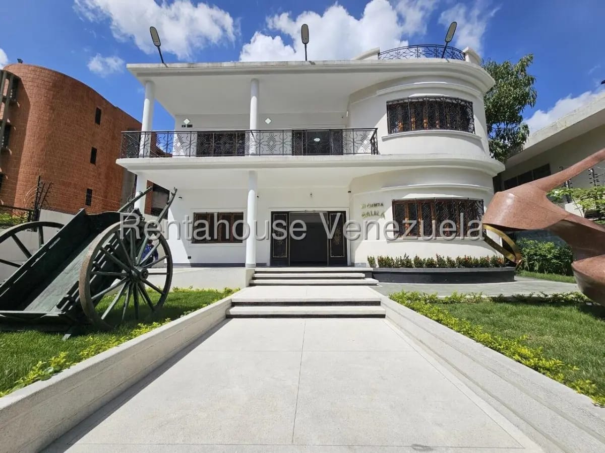 Extraordinario Propiedad Comercial En Venta San Bernardino, Caracas, Con Amplio Jardín