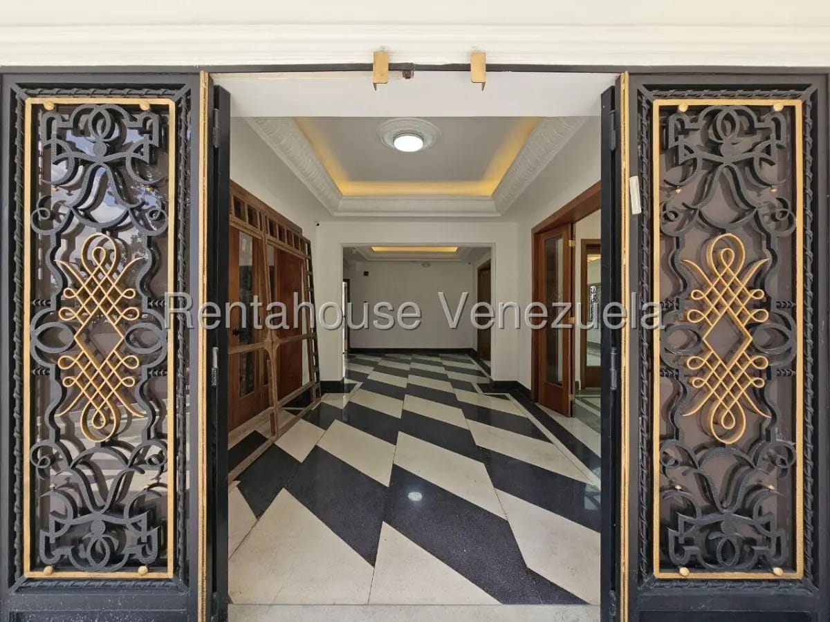 Extraordinario Propiedad Comercial En Venta San Bernardino, Caracas, Con Amplio Jardín - 8