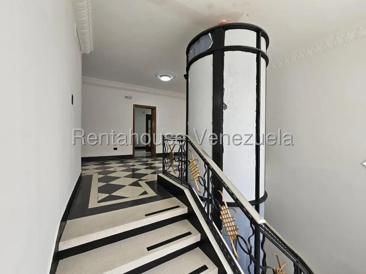 Extraordinario Propiedad Comercial En Venta San Bernardino, Caracas, Con Amplio Jardín - 11