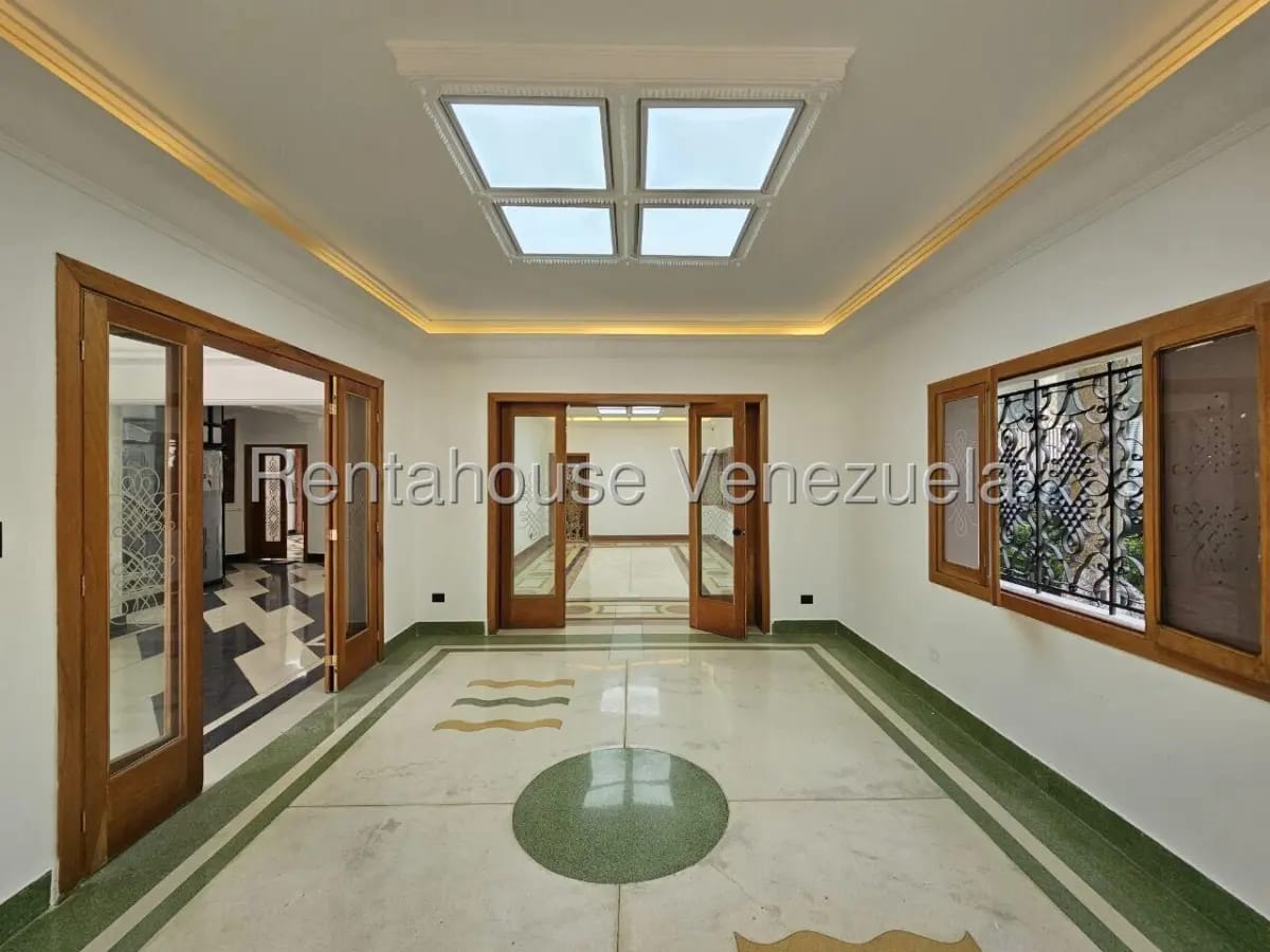 Extraordinario Propiedad Comercial En Venta San Bernardino, Caracas, Con Amplio Jardín - 13