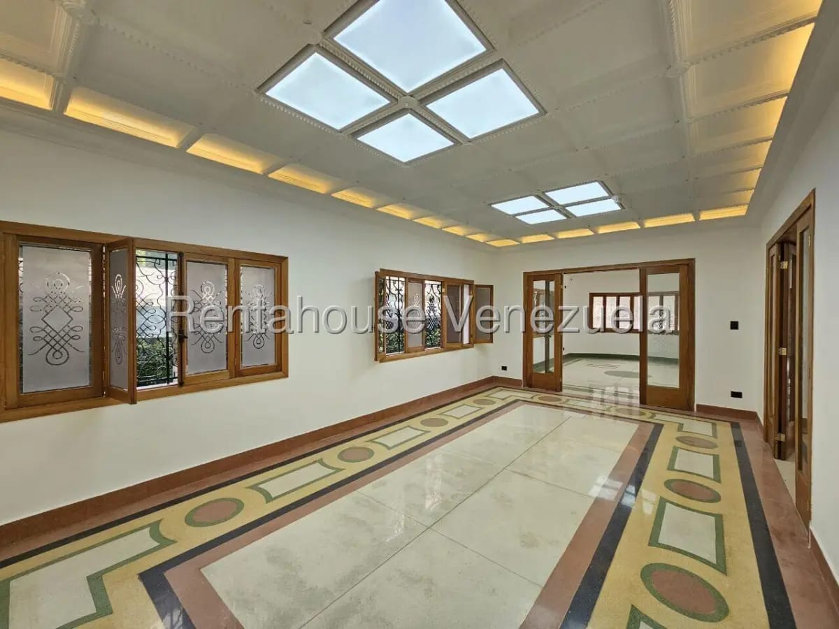 Extraordinario Propiedad Comercial En Venta San Bernardino, Caracas, Con Amplio Jardín - 14