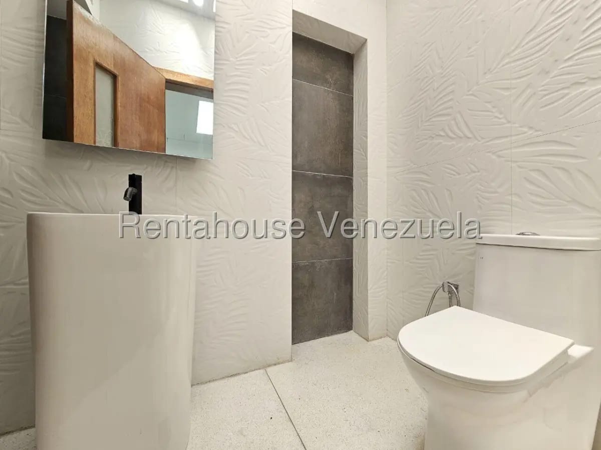 Extraordinario Propiedad Comercial En Venta San Bernardino, Caracas, Con Amplio Jardín - 19