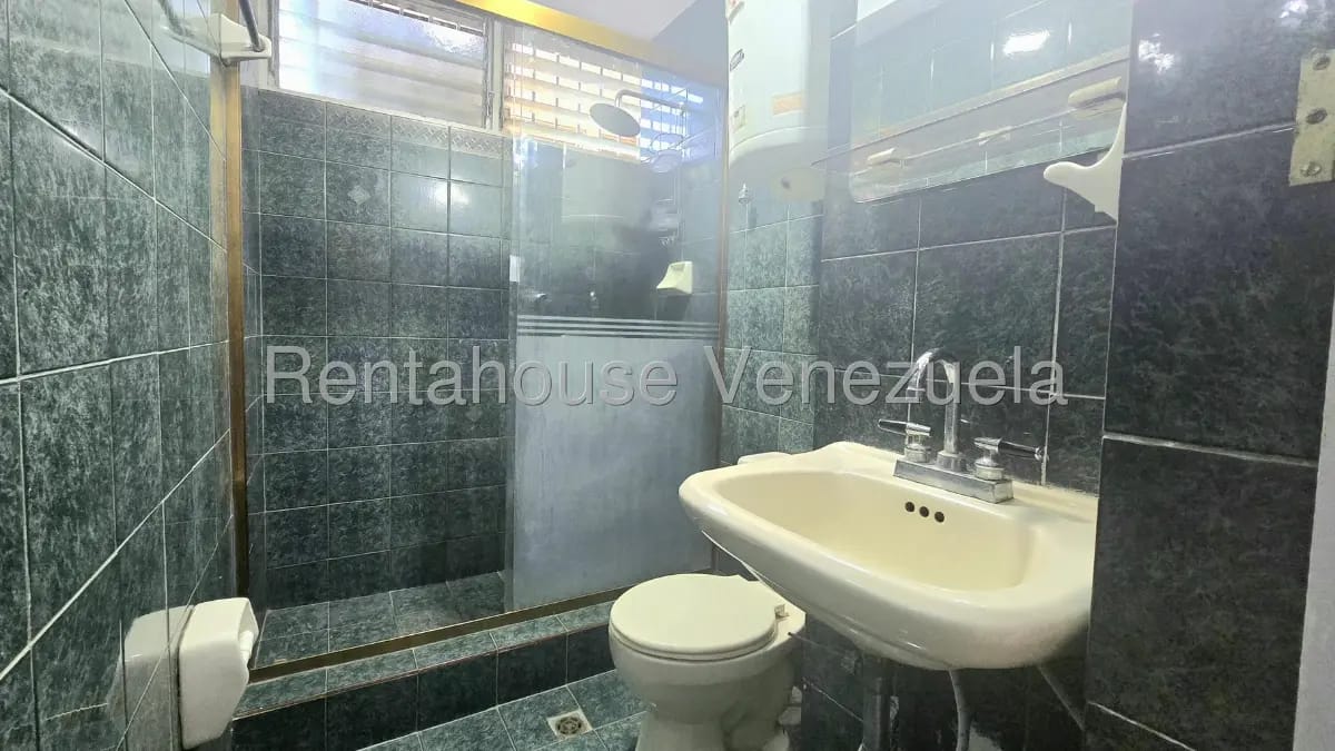 Excelente y Cómodo Apartamento en Venta Santa Paula, Caracas - 11