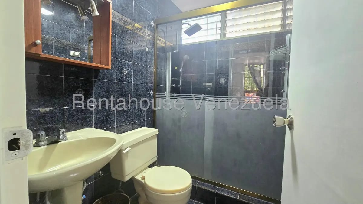 Excelente y Cómodo Apartamento en Venta Santa Paula, Caracas - 13