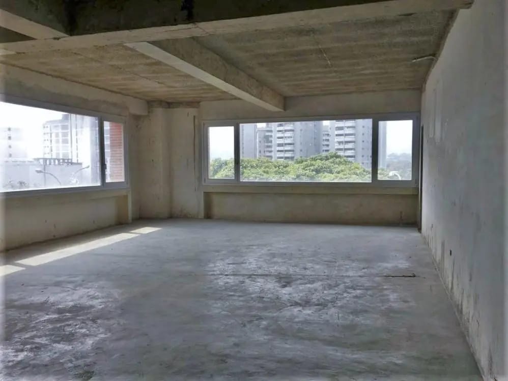 Excelente Oficina a Estrenar En Venta, Los Dos Caminos, Moderna Torre Corporativa - 4